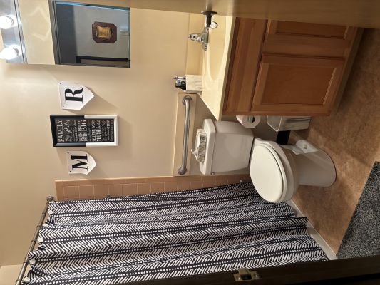 426BATHROOM resized.jpg